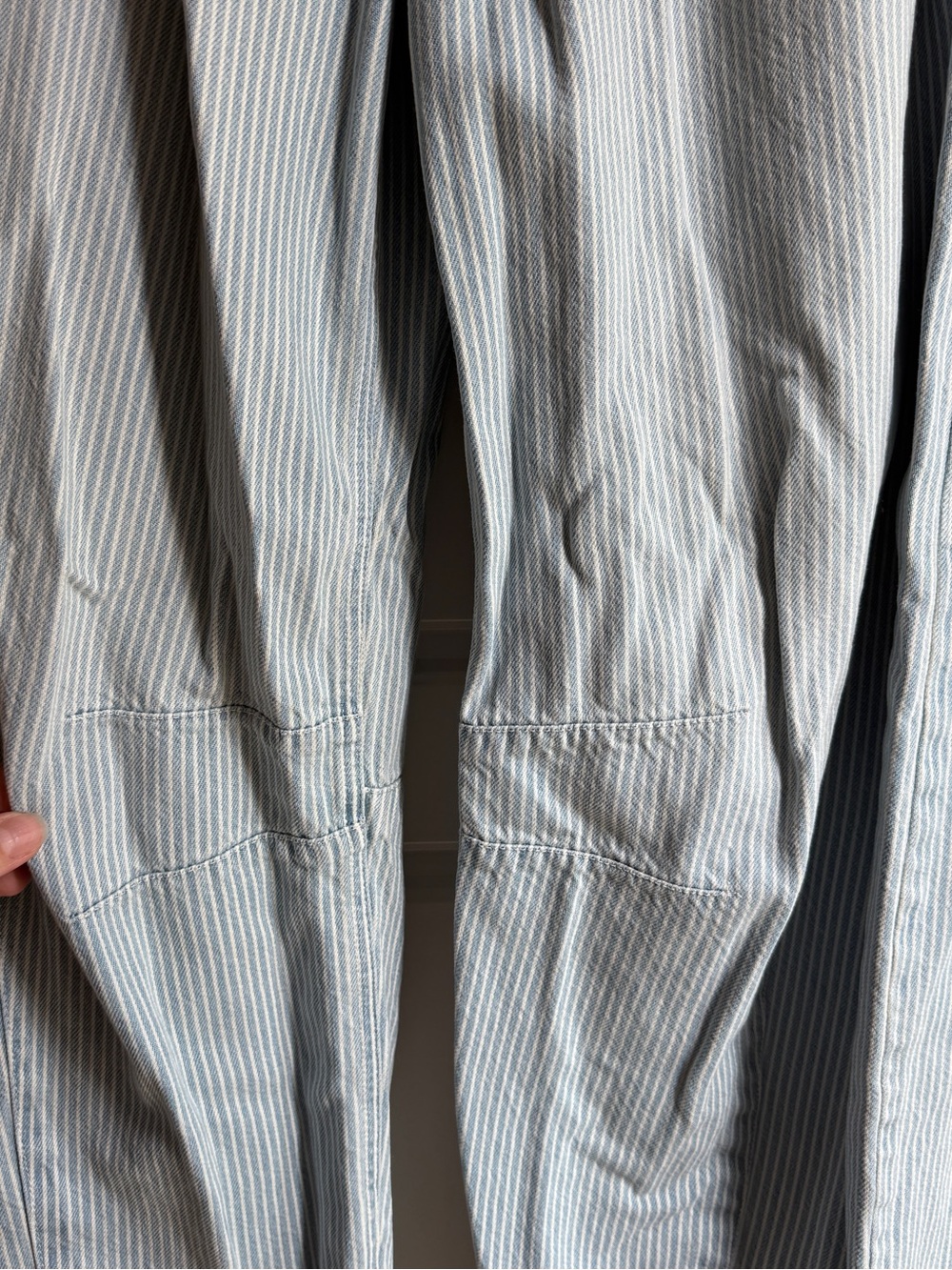 GAP elastic waist railroad stripe barrel leg jeans - Picture 3 of 6